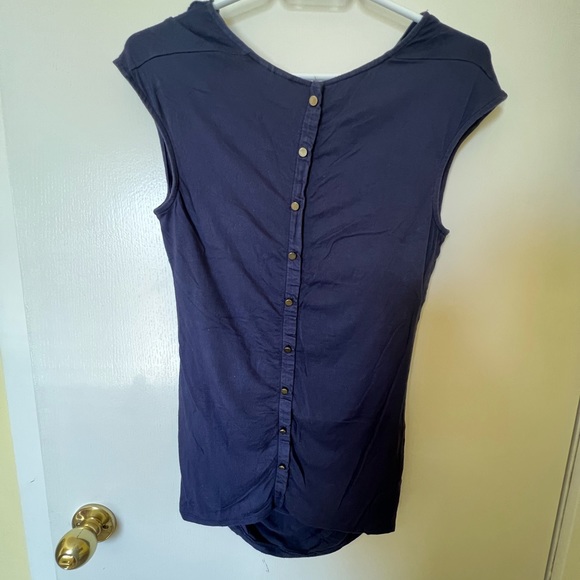 A Pea in the Pod Maternity Shirt - Picture 2 of 2